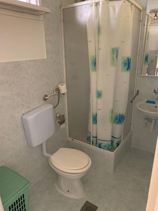 Cheerfull 2-Bedroom With Patio. Close To All Ameneties. Загреб Екстериор снимка